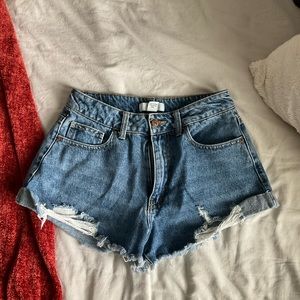 Distressed denim short